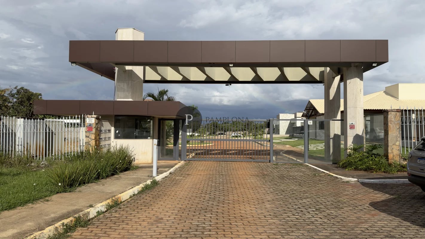 Lote em condomínio novo no Park Way
